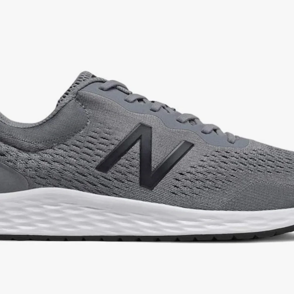 New Balance Men's‎ Fresh Foam Arishi V3 Running Shoe - Size 9.5.